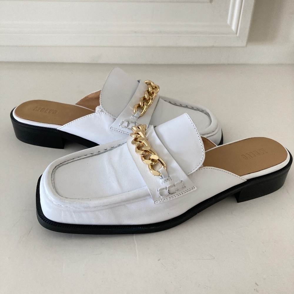 NWOT Maeve Anthropologie Slip On White Leather Gold Chain Loafers Sz 37
